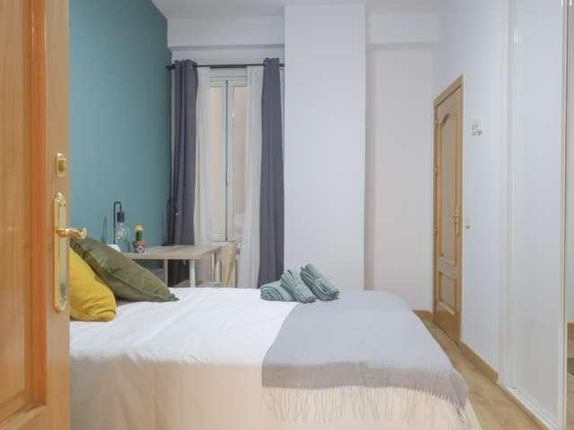 Habitación en piso compartido de 11 camas en alquiler en Argüelles, Madrid