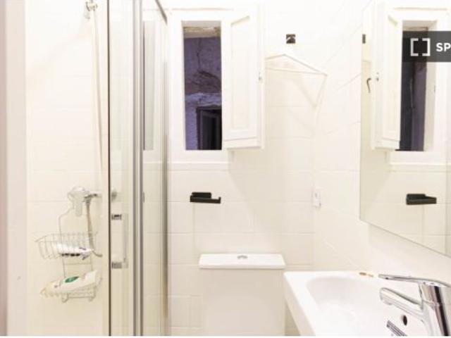 Habitación en piso compartido de 11 habitaciones en alquiler en El Raval