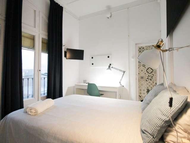 Habitación en piso compartido de 11 habitaciones en alquiler en Vila de Gràcia
