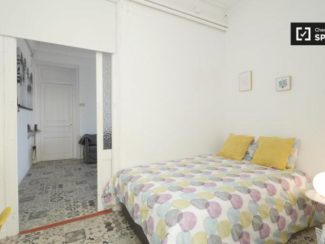 Habitación en piso compartido de 11 habitaciones en alquiler en Vila de Gràcia