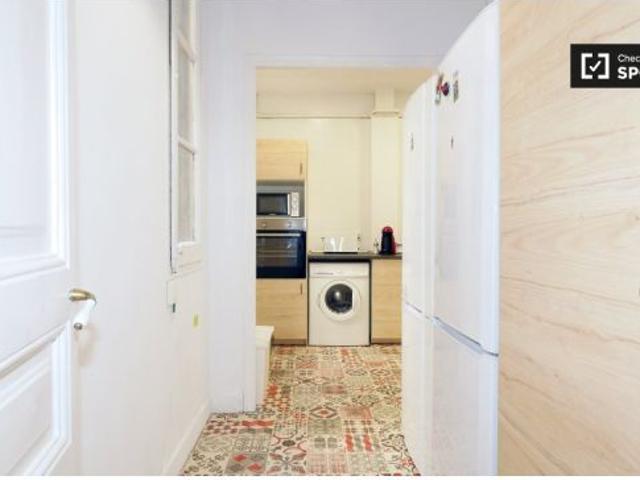Habitación en piso compartido de 11 habitaciones en alquiler en Vila de Gràcia, perfecta para estudi