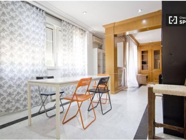 Habitación en piso compartido de 12 habitaciones en alquiler en Villaviciosa de Odón para estudiante