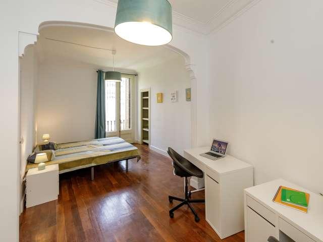 Habitación en piso compartido de 16 habitaciones en alquiler en Sant Antoni