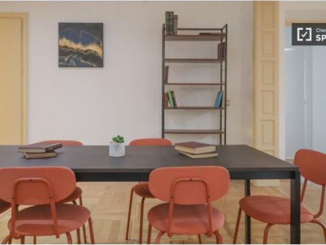 Habitación en piso compartido de 18 habitaciones en alquiler en Argüelles, no se admiten mascotas ni