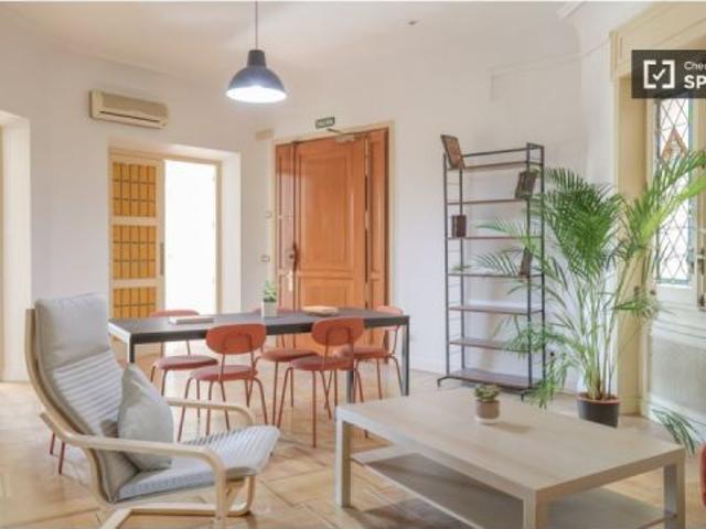 Habitación en piso compartido de 18 habitaciones en alquiler en Argüelles, no se admiten mascotas ni