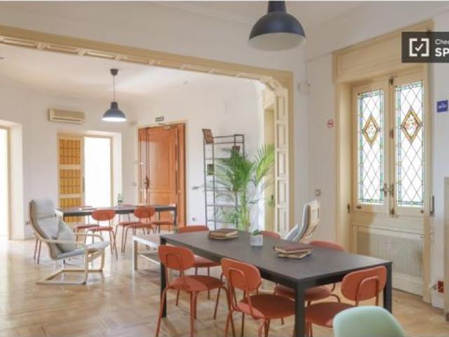 Habitación en piso compartido de 18 habitaciones en alquiler en Argüelles, no se admiten mascotas ni