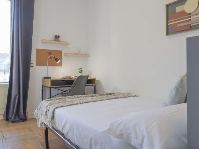 Habitación en piso compartido de 18 habitaciones en Argüelles, Madrid