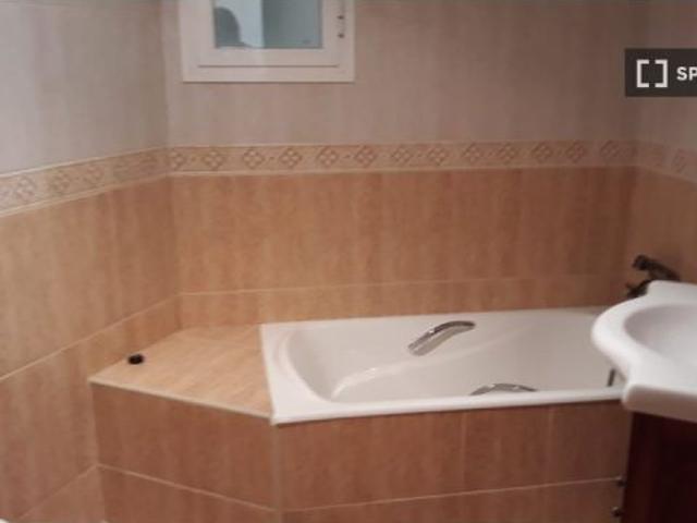 Habitación en piso compartido de 1 dormitorio en alquiler en Cortés, Madrid