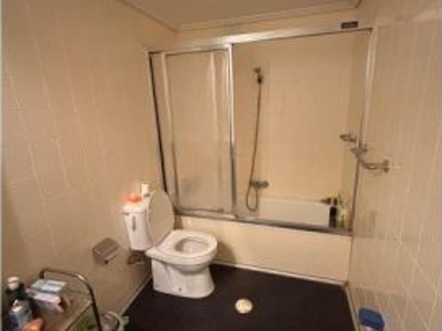 Habitación en piso compartido de 1 dormitorio en alquiler en Milagrosa Arrosadia, ideal para mujeres