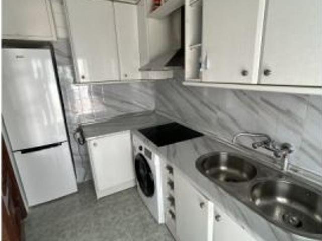 Habitación en piso compartido de 2 dormitorios en alquiler en Angustias Chana Encina