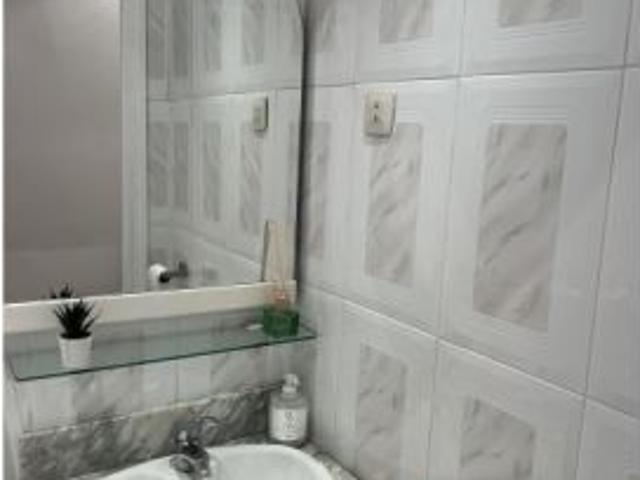 Habitación en piso compartido de 2 habitaciones en alquiler en Badalona