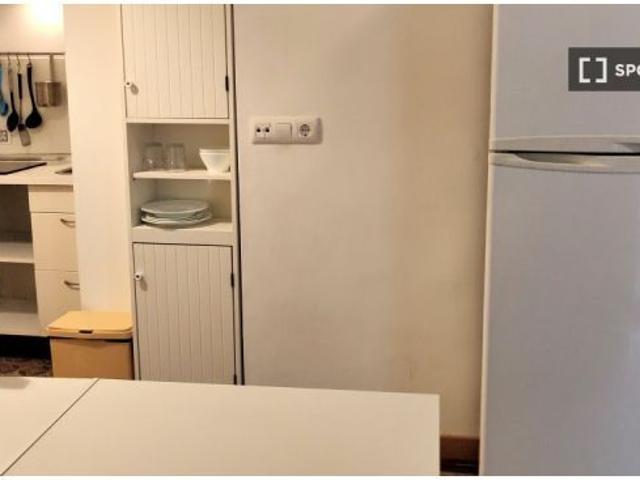 Habitación en piso compartido de 2 habitaciones en alquiler en El Gòtic