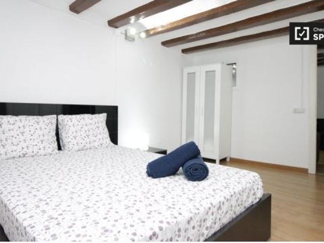 Habitación en piso compartido de 2 habitaciones en alquiler en El Raval, Barcelona