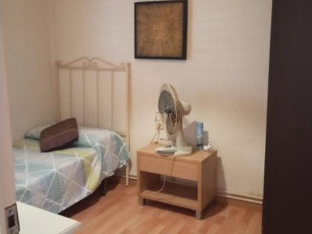 Habitación en piso compartido de 2 habitaciones en alquiler en Sabadell