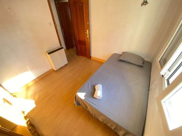 Habitación en piso compartido de 2 habitaciones en Numancia, Madrid