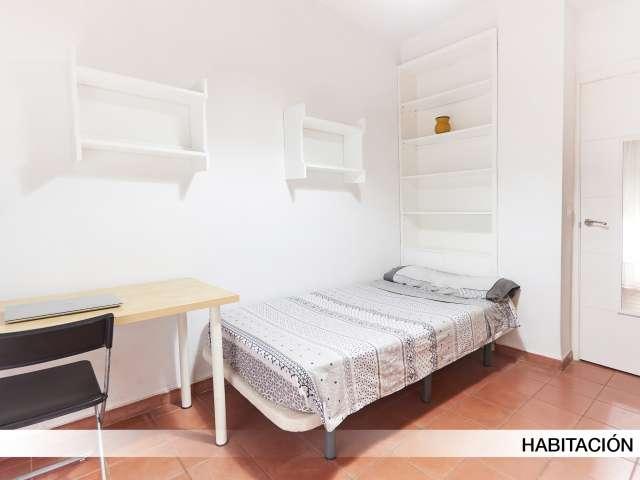 Habitación en piso compartido de 3 habitaciones, Bami, Sevilla