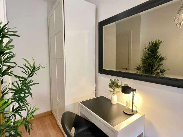 Habitación en piso compartido de 3 habitaciones, Castilla, Madrid