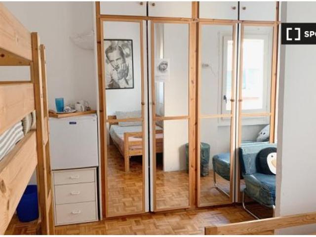 Habitación en piso compartido de 3 habitaciones en Vila de Gràcia, gastos incluidos, ideal para prof