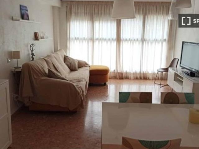 Habitación en piso compartido de 3 habitaciones en Aiora, solo para profesionales y estudiantes