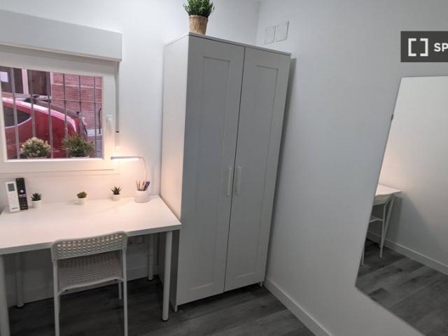 Habitación en piso compartido de 3 habitaciones en Almenara, Madrid