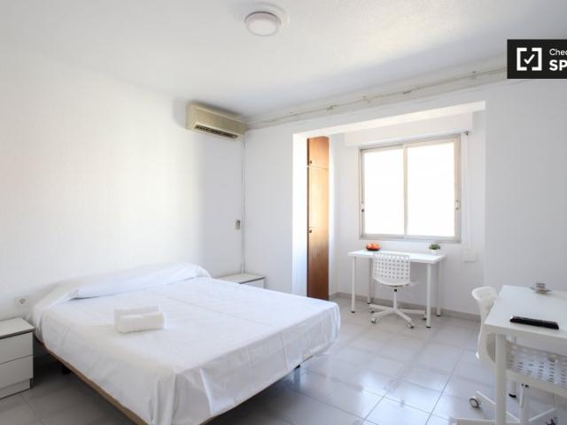 Habitación en piso compartido de 3 habitaciones en Albors, Valencia