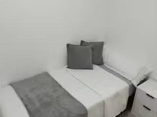 Habitación en piso compartido de 3 habitaciones en Alicante