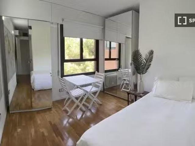 Habitación en piso compartido de 3 habitaciones en alquiler en.