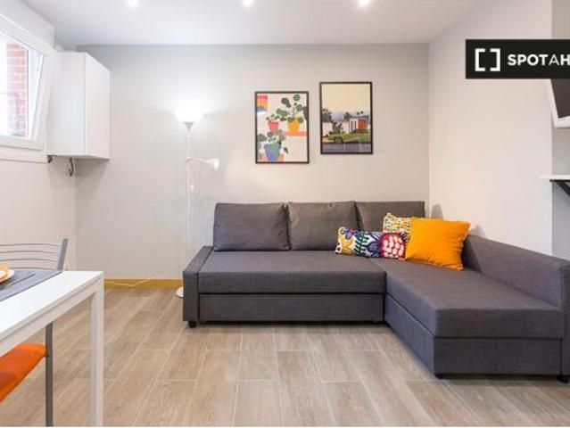 Habitación en piso compartido de 3 habitaciones en alquiler en Zurbarán, Bilbao