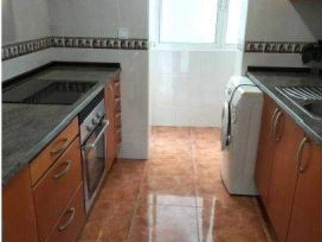 Habitación en piso compartido de 3 habitaciones en alquiler en Camí Fondo, Valencia, ideal para estu