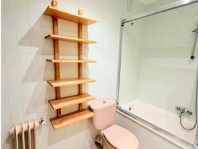 Habitación en piso compartido de 3 habitaciones en alquiler en Castillejos, ideal para profesionales