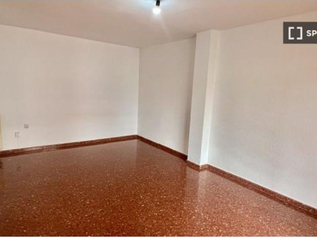 Habitación en piso compartido de 3 habitaciones en alquiler en Fígares