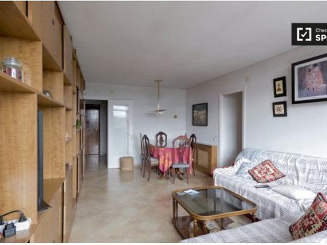Habitación en piso compartido de 3 habitaciones en alquiler en Getafe, apta para profesionales y est