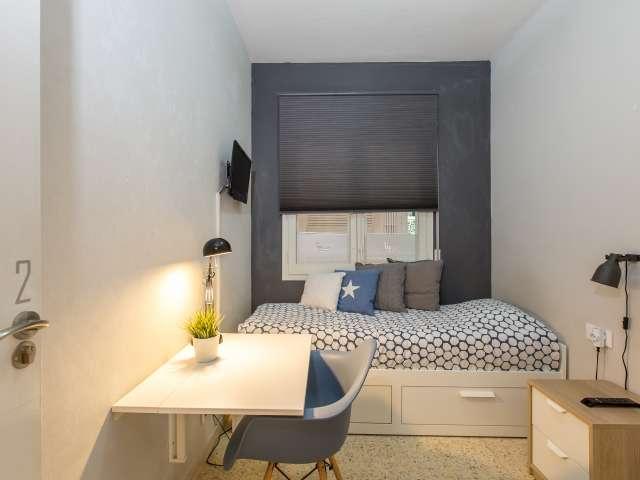 Habitación en piso compartido de 3 habitaciones en alquiler en Sagrada Familia