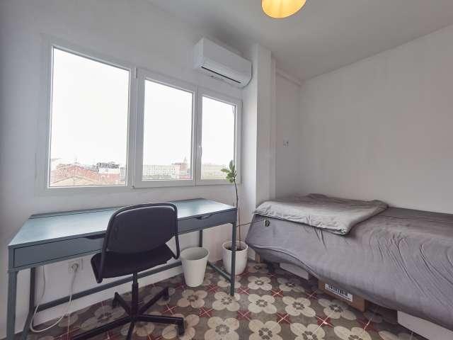 Habitación en piso compartido de 3 habitaciones en alquiler, Natzaret