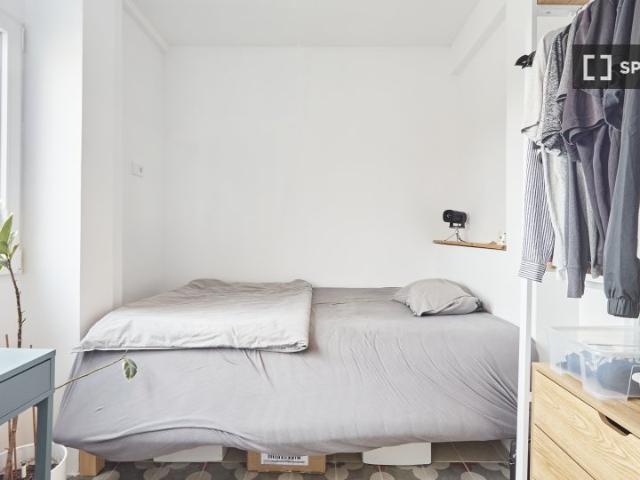 Habitación en piso compartido de 3 habitaciones en alquiler, Natzaret