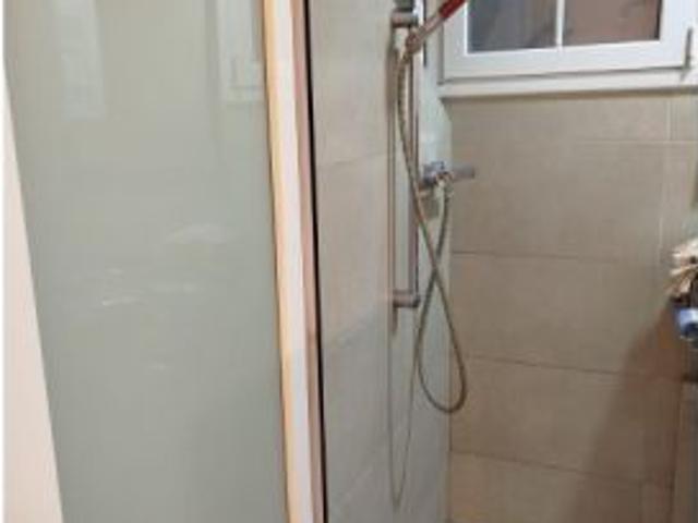 Habitación en piso compartido de 3 habitaciones en Les Corts, gastos incluidos