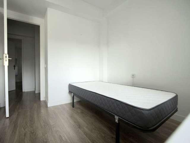Habitación en piso compartido de 3 habitaciones, Pueblo Nuevo, Madrid