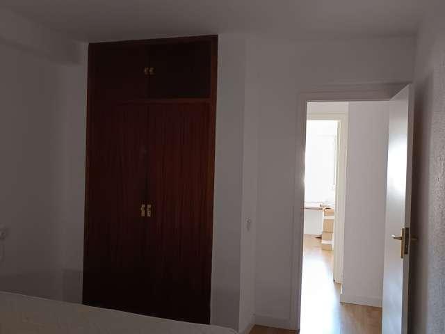 Habitación en piso compartido de 3 habitaciones, Pueblo Nuevo, Madrid