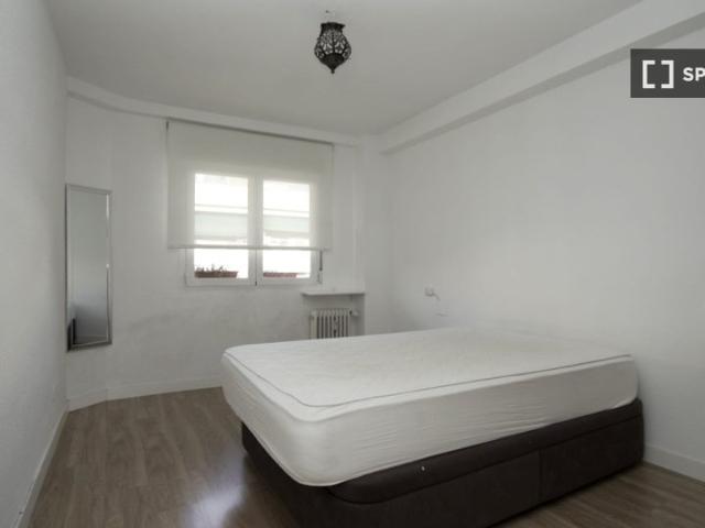 Habitación en piso compartido de 3 habitaciones, Pueblo Nuevo, Madrid