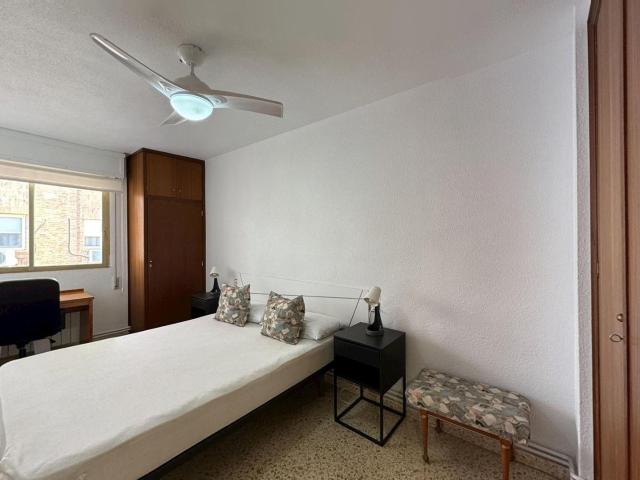 HABITACIÓN EN PISO COMPARTIDO DISPONIBLE EN SEPTIEMBRE