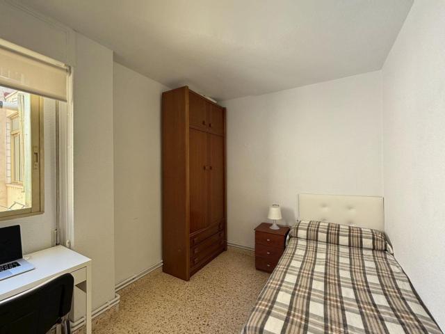 HABITACIÓN EN PISO COMPARTIDO DISPONIBLE EN SEPTIEMBRE