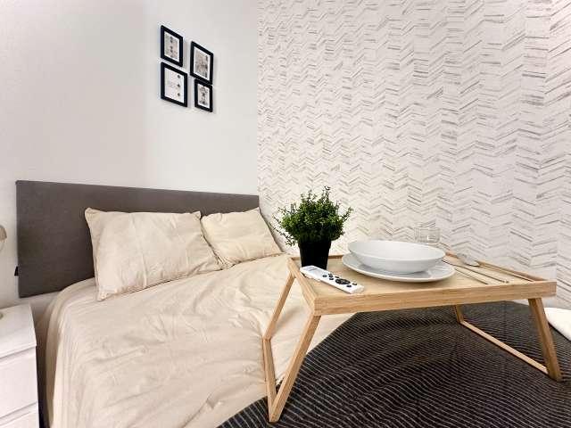 Habitación en piso compartido, Embajadores, Madrid
