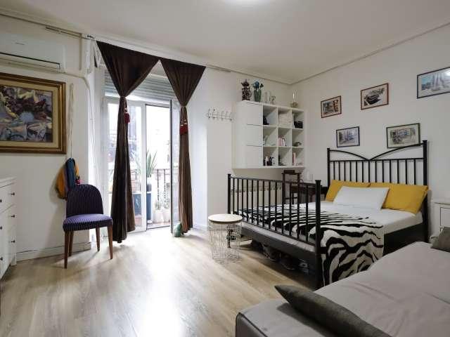 Habitación en piso compartido en Universidad, Madrid
