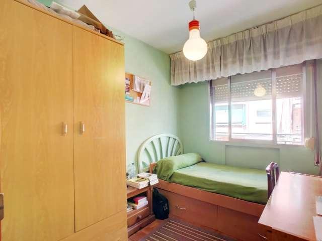 Habitación en piso compartido en Vista Alegre, Madrid