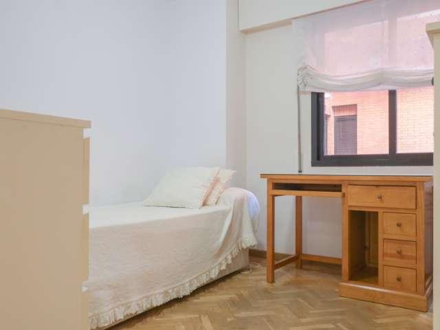 Habitación en piso compartido en alquiler en Acacias, Madrid