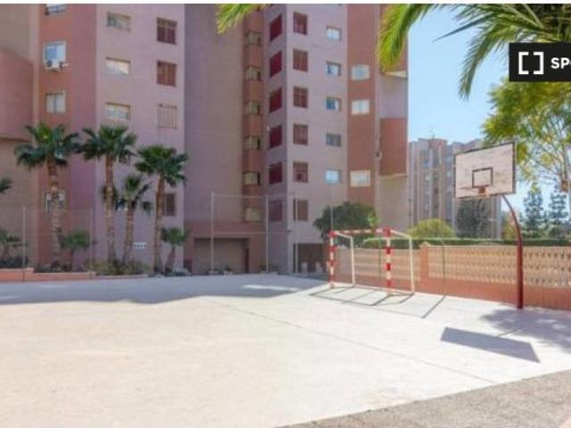 Habitación en piso compartido en Alicante