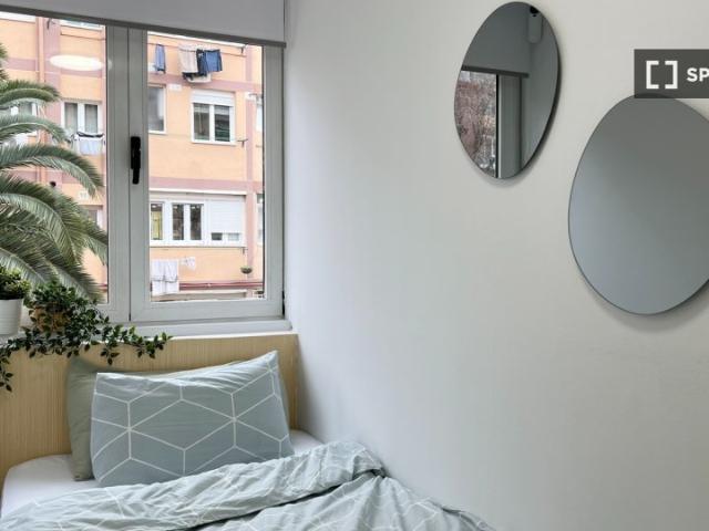 Habitación en piso compartido en alquiler, Valverde, Madrid