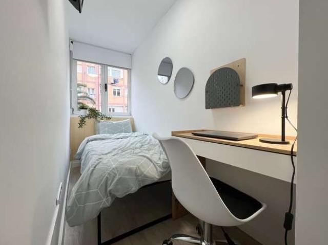Habitación en piso compartido en alquiler, Valverde, Madrid