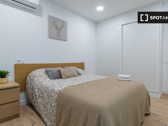 Habitación en piso compartido en alquiler, Acacias, Madrid