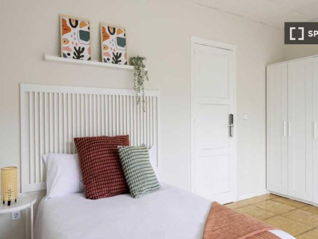 Habitación en piso compartido en alquiler, Castillejos, Madrid